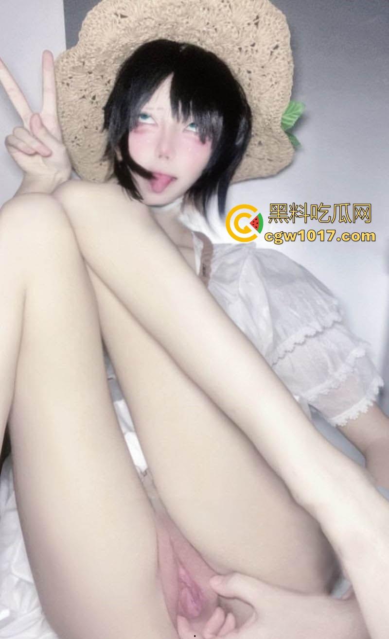 极品反差少女【huitinq349544】新作自慰神作，病娇萝莉cos第五人格露脸白虎自慰，水晶棒深捅蜜桃臀高潮喷汁！-3