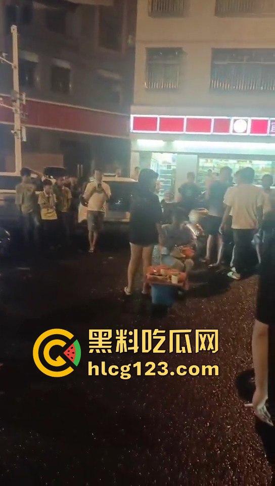 港片看多了吧！海口小姑娘也学抢劫，真以为自己是大哥啊？-6